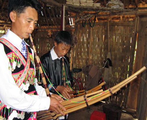 Mong people’s panpipes go to festival