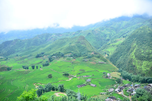 Sapa Tour by Bus from Hanoi with 2 Nights Hotel stay