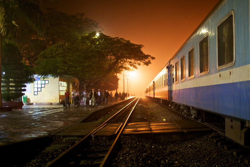 warning on scams at Lao Cai train station